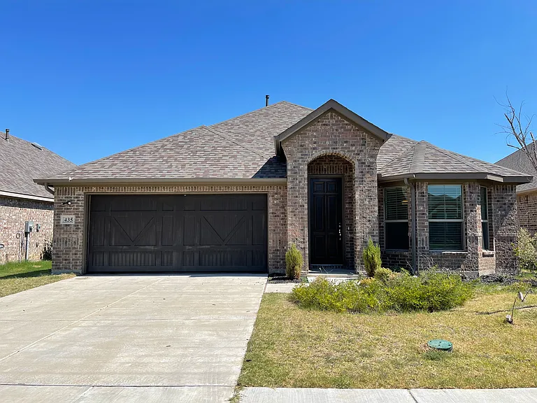 435 Tommie Lillian Ln — Photo 1