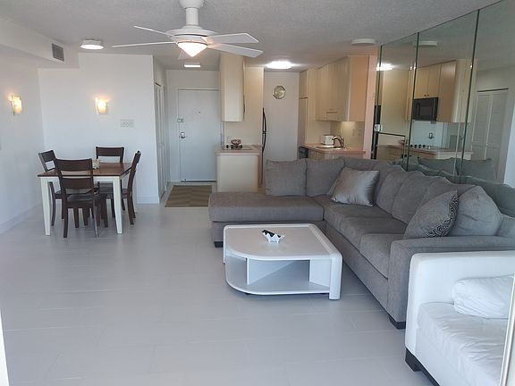 4th image of 921 Park Pl APT 1208