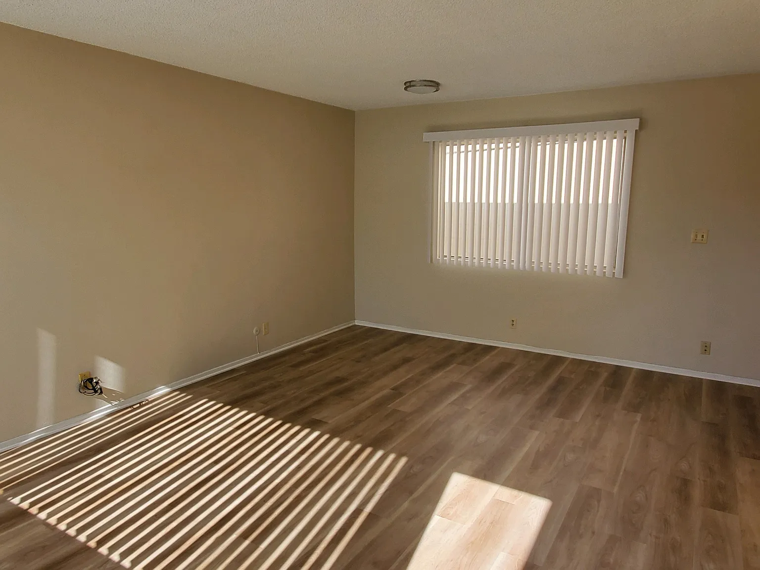 2100 Artesia Blvd — Photo 2