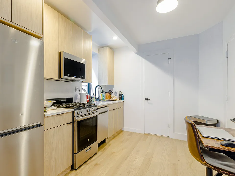 112 8th Ave #5-R