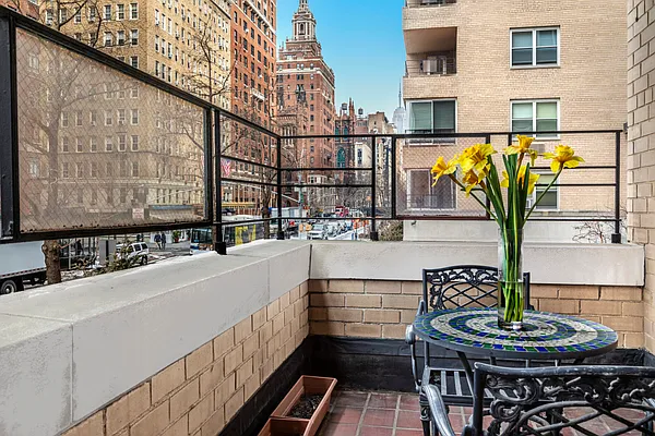 Sold by Compass | media 16