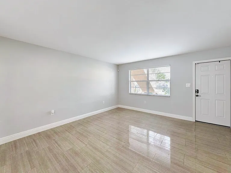 681 Palm View Dr #C1 — Photo 10