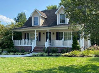 10 Matthew Dr, New Oxford, PA 17350