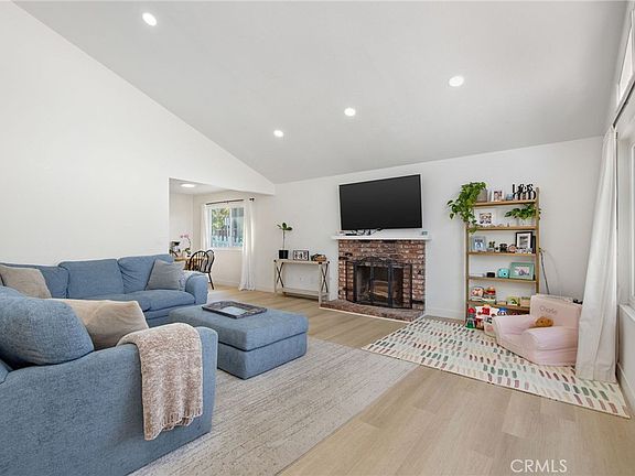 5th image of 204 Springfield Ave