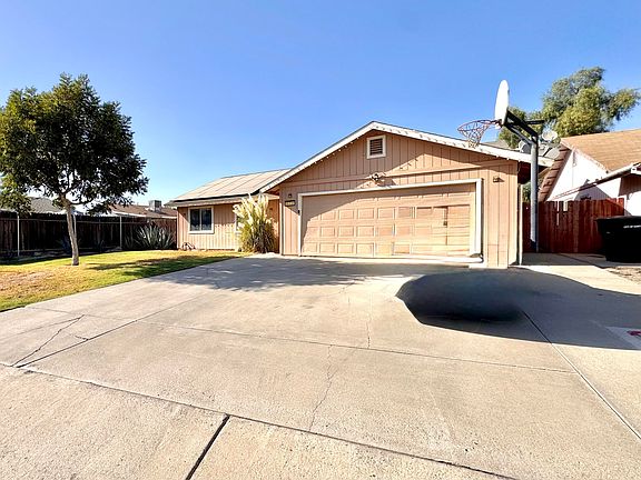 2nd image of 814 Tempe Drive