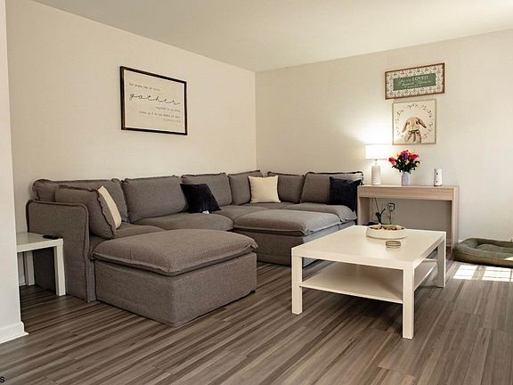 4th image of 21 Shoreline Rd