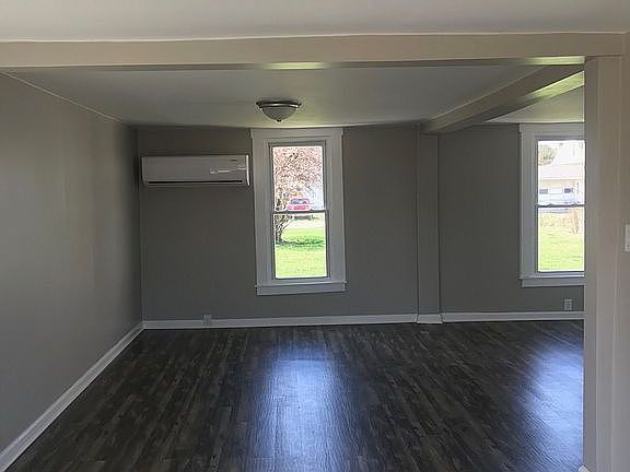 3rd image of 416 Cherry Ave