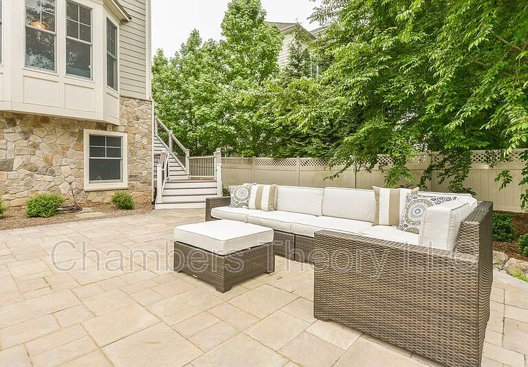 1840 Mamie Dyer Ln — Photo 42