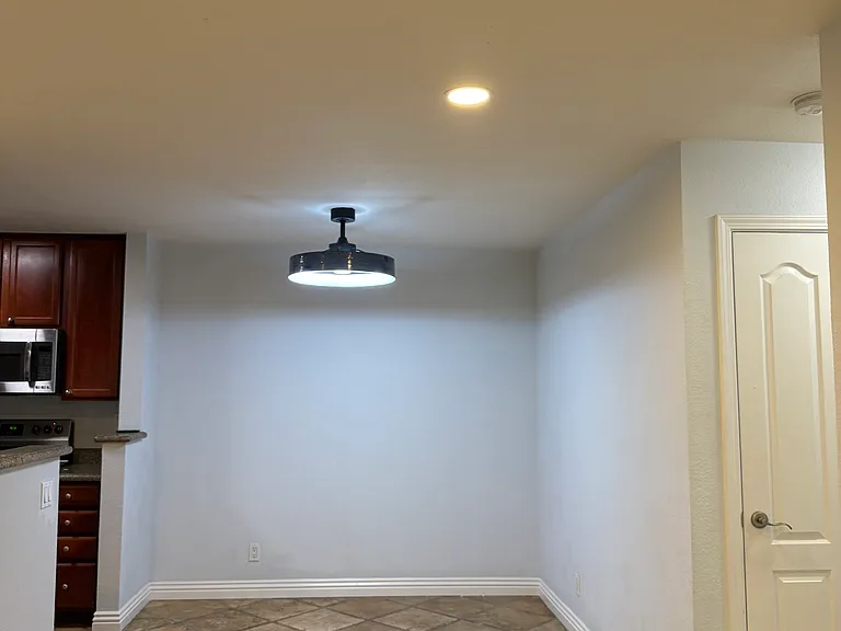 918 Catkin Ct — Photo 3