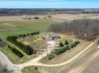 588 Juedes Ln, Marshall, WI 53559