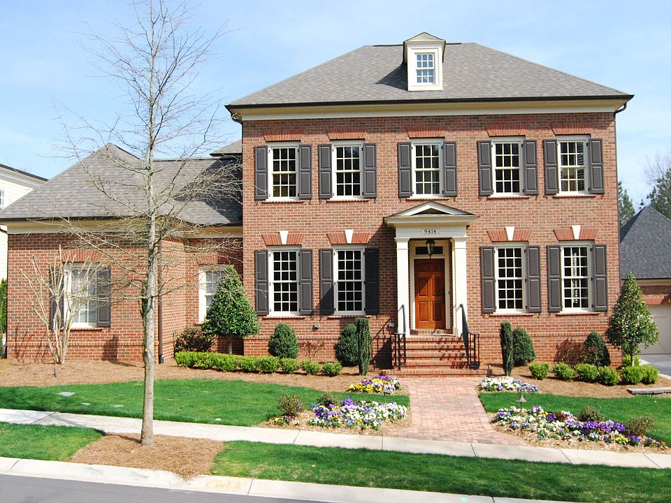 front entrance 9414 Heydon Hall Circle