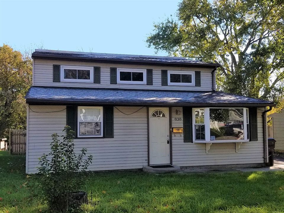 1st image of 838 Meadow Ln