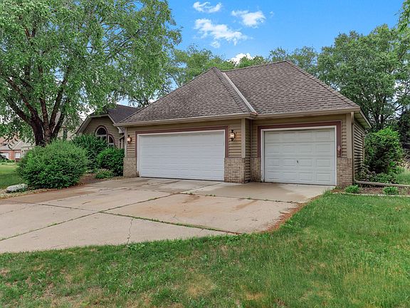 2nd image of 2287 Snowshoe Ln E