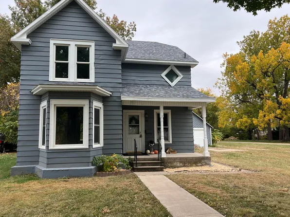 302 State St, Liscomb, IA 50148