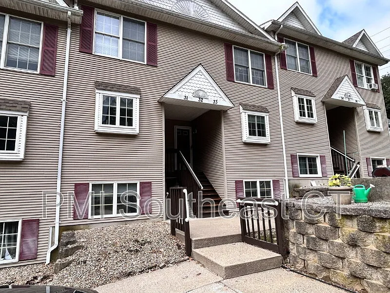 2 bed, 1.0 bath, $1,600 — Photo 1