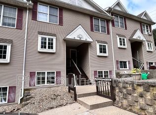 15 George St APT 33, Griswold, CT 06351