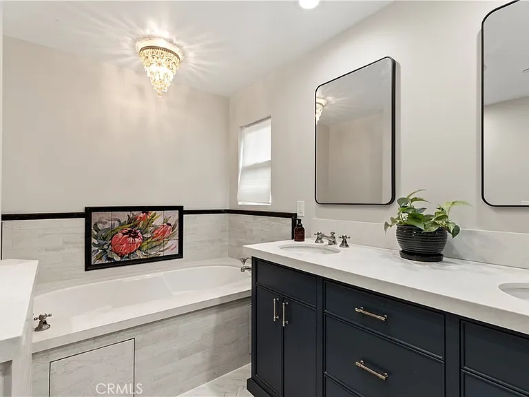 1096 Canyon View Dr — Photo 16