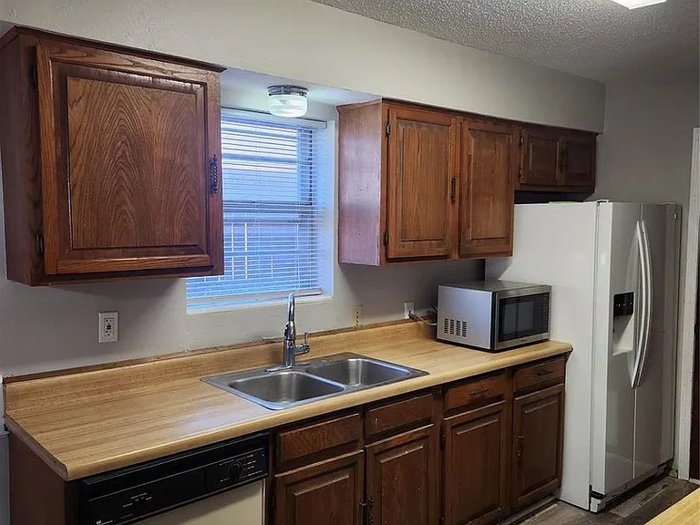 12419 Sparrow Ct — Photo 8