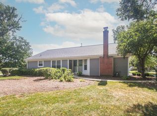 1 Sarahs Grove Ln, Schaumburg, IL 60193