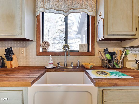 3rd image of 1134 Indian Dr