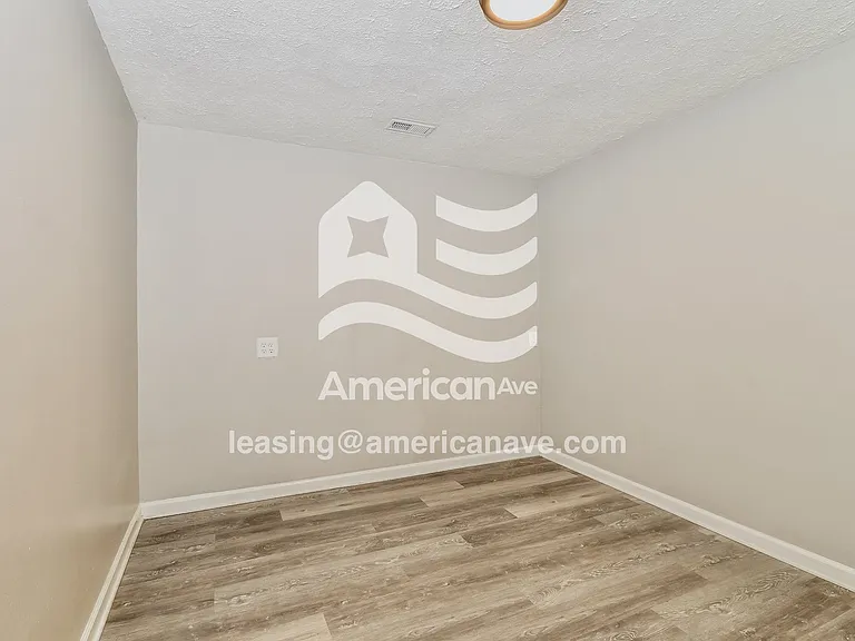 1493149_010_wm_-_bedroom_13427573.jpg
