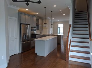 4814 Garden View Ln, Chantilly, VA 20151