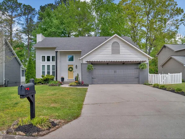 1437 Francis Station Dr, Knoxville, TN 37909