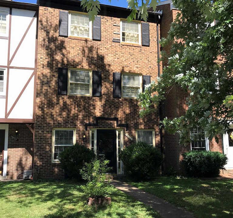 1st image of 14825 Hoxton Sq
