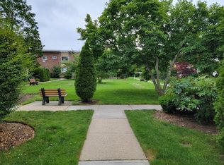 259 N Newbridge Rd, Levittown, NY 11756