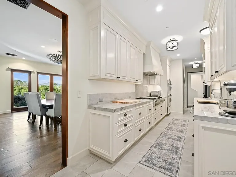 7031 Las Colinas — Photo 16