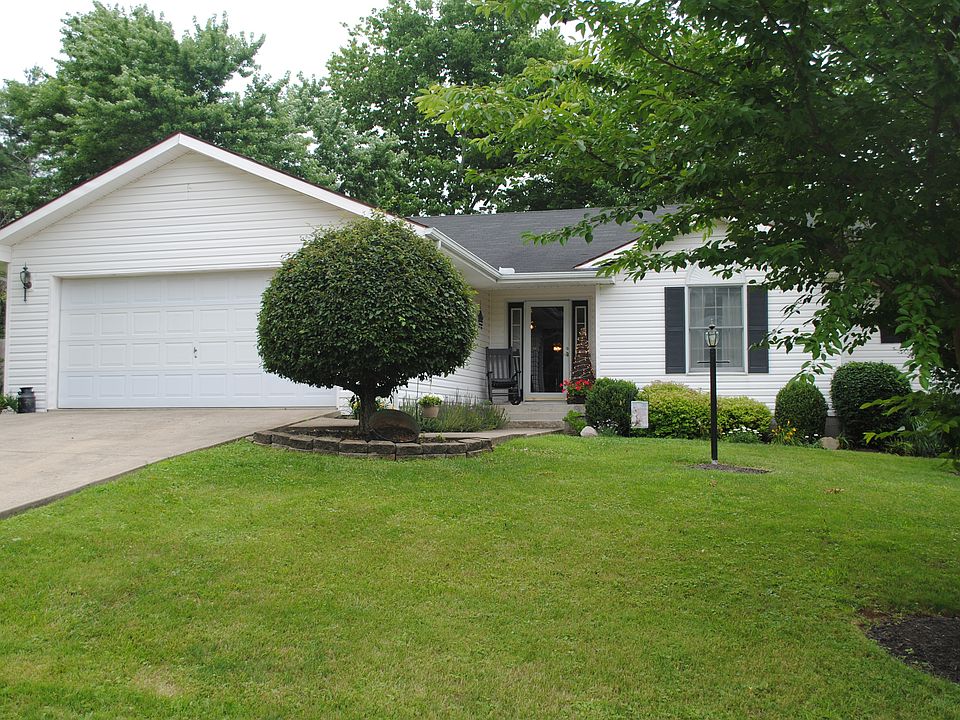 1st image of 1596 E Algonquin Dr