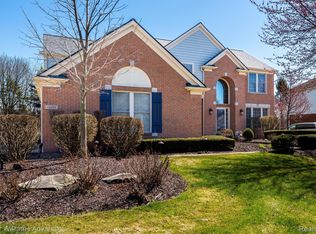 44499 White Pine Cir E, Northville, MI 48168