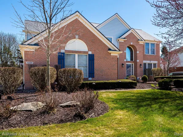 44499 White Pine Cir E, Northville, MI 48168