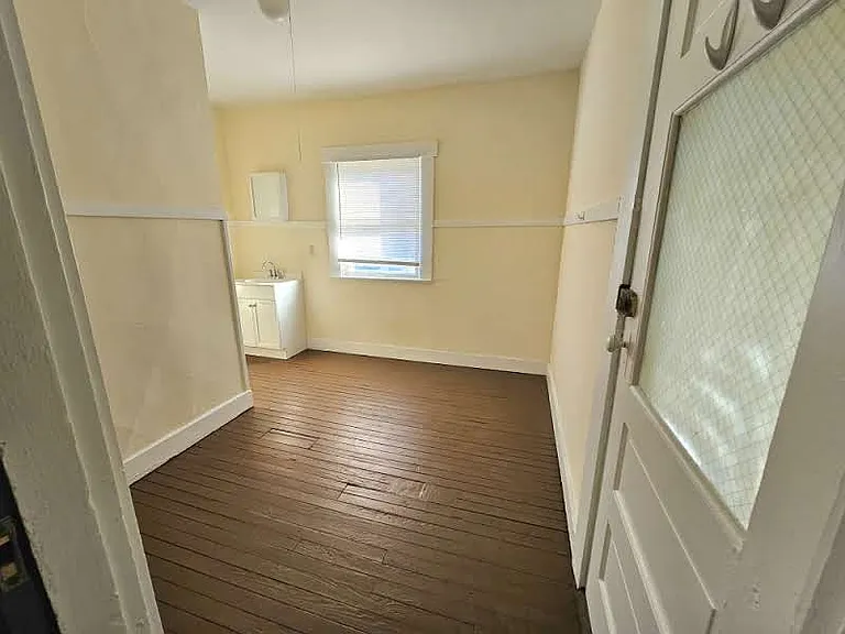 250 Obell Ct #3 — Photo 8