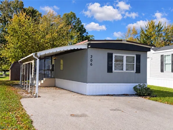206 Rhode Island Dr, Elyria, OH 44035
