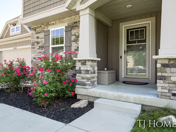 6000 Marblehead Dr NE, Belmont, MI 49306