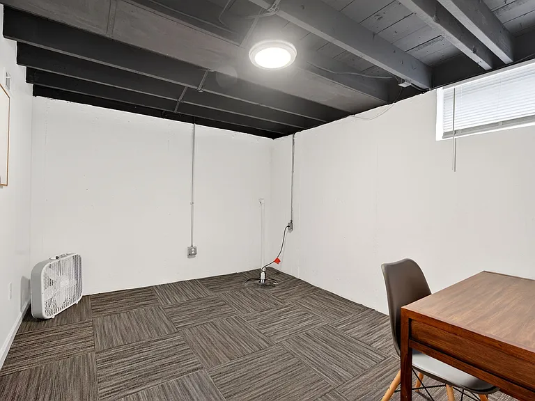 9009 Gedde Ave — Photo 31