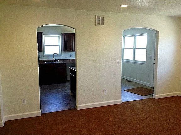 5th image of 1931 Calderwood Pl