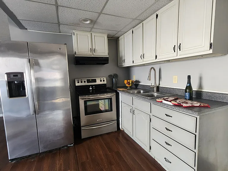 1707 W 12th St #1 — Photo 4