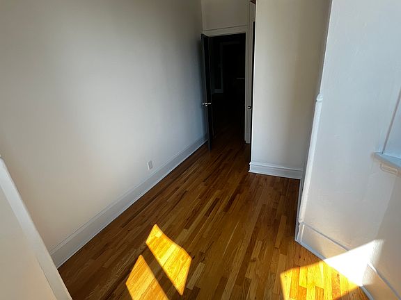 5th image of 2300 W North Ave APT 2
