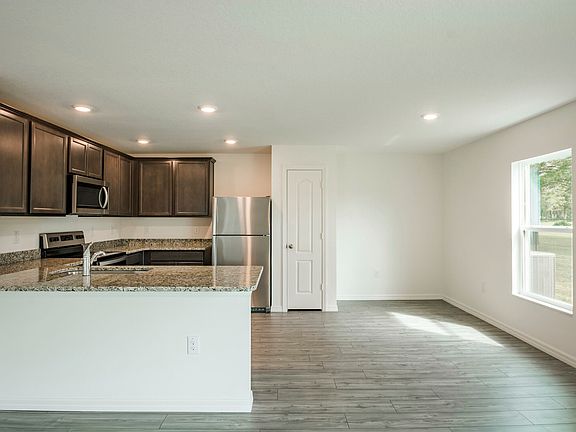 Hosting is made easy with this chef-ready kitchen