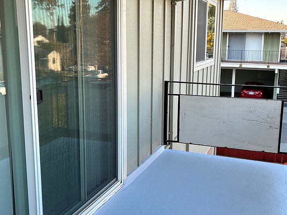 2nd image of 1416 Regent St #4