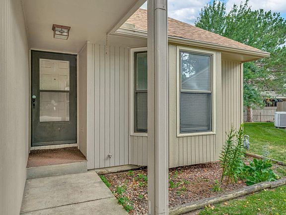 3rd image of 2261 SW Westport Pl