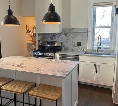 5th image of 626 Woodbine Ave