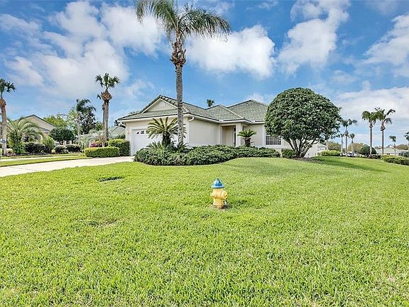 3rd image of 399 Foxhill Dr