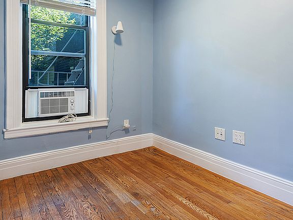 5th image of 227 W 11th St APT 22
