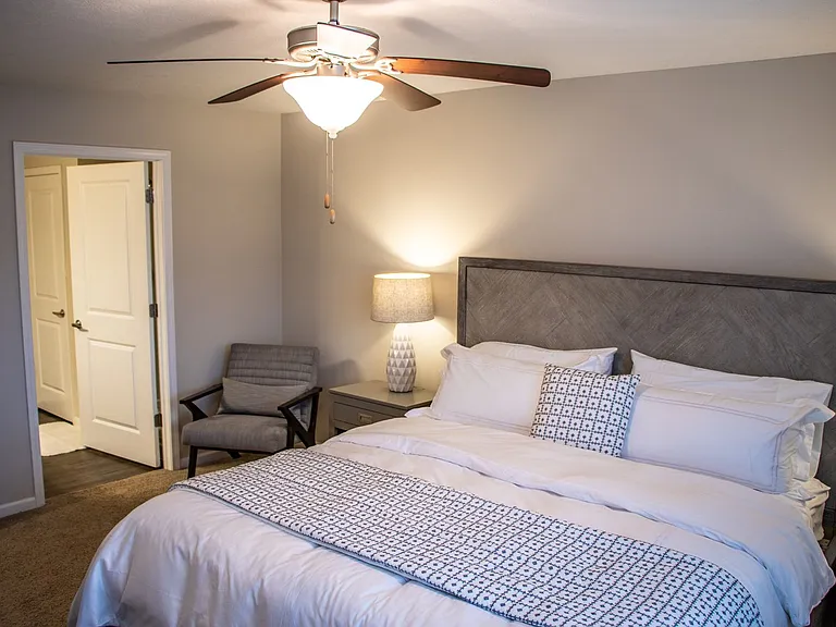 Latham Apartments — Photo 21