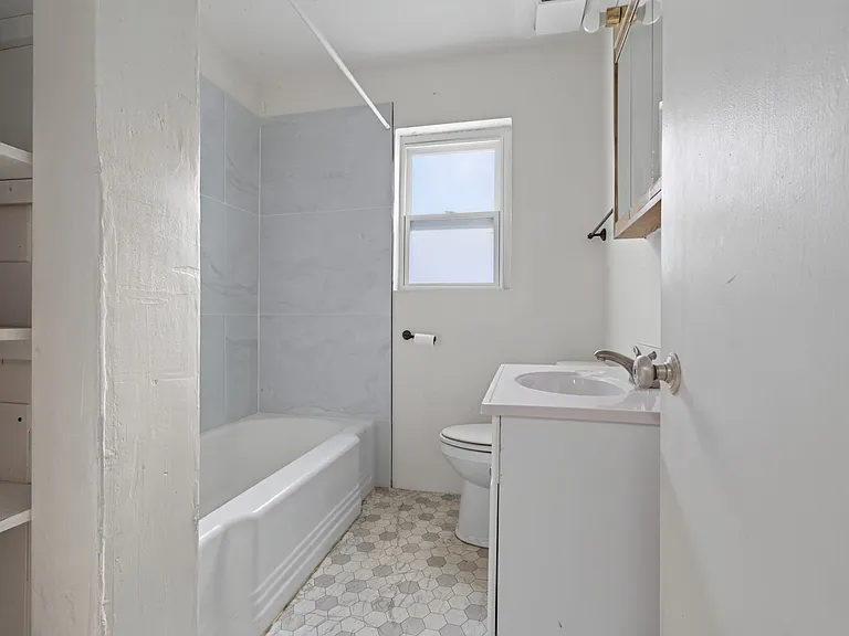 1524 NE 8th St — Photo 19
