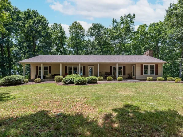 1447 Von Roy Rd, Bedford, VA 24523
