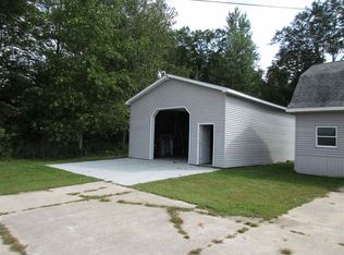 893 W Stewart Rd, Midland, MI 48640